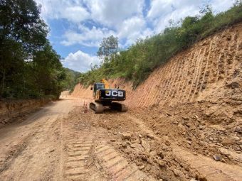 Obras preparam Estrada dos Porretes para receber pavimentação