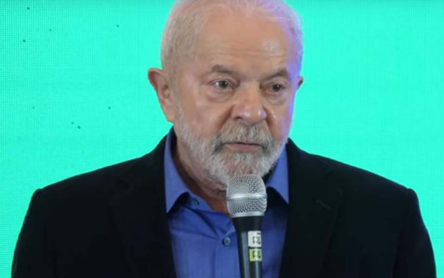 Exames de Lula mostram Leucoplasia e inflamação, mas está bem