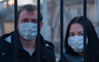 O medo do Covid continua; as mortes também, mas vacina pode evitar nova crise