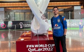 Brasil ganha de goleada e a Ana Carolina, de Caieiras, comemora no Catar com o esposo