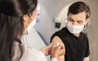 Chegaram no Brasil as vacinas bivalentes contra covid