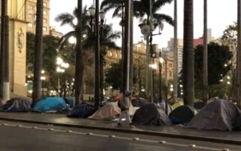 Prefeitura de SP inicia retirada de barracas de moradores no centro