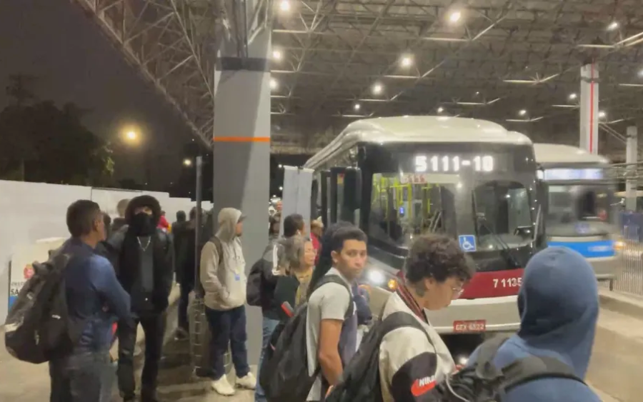 SP sem rodízio: Paralização de ônibus em SP faz prefeitura liberar rodízio nesta segunda