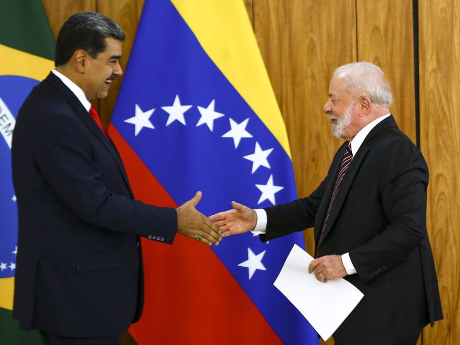 O presidente Luiz Inácio Lula da Silva recebe o presidente da Venezuela, Nicolás Maduro, no Palácio do Planalto (Foto: Marcelo Camargo/Agência Brasil)