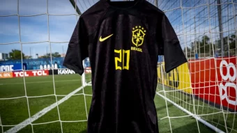 Camisa Preta Brasil: Seleção Brasileira usa uniforme preto em partida amistosa contra Guiné em manifesto contra o racismo