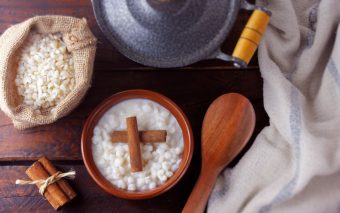 Aprenda a preparar um delicioso Munguzá para sua festa junina em apenas 30 minutos com essa receita fácil