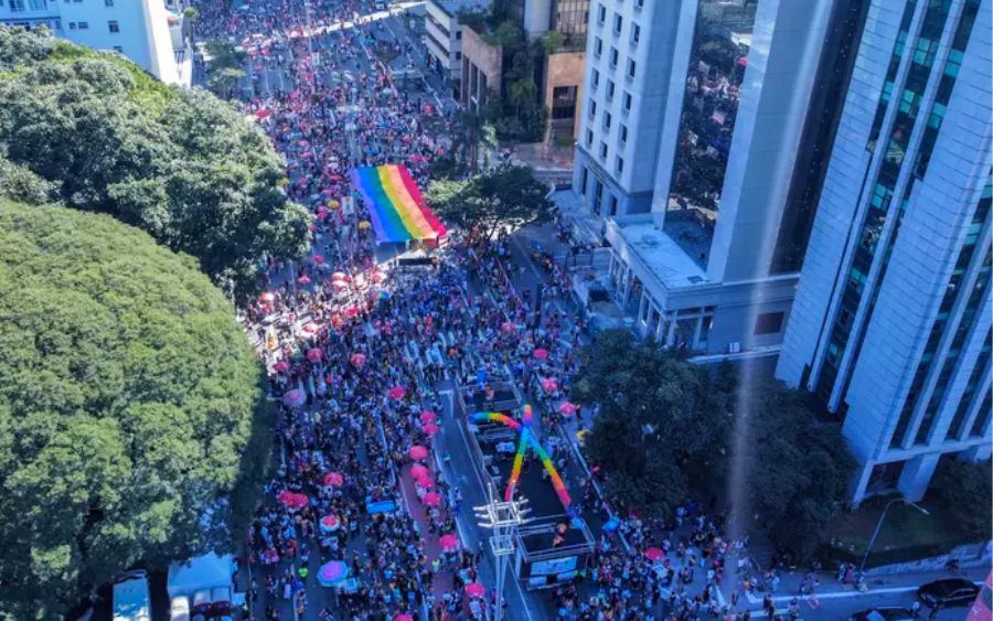 Parada LGBT+ SP: Domingo Leva Milhões nas Ruas em Defesa dos Direitos e Diversidade