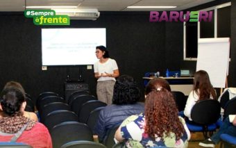 Barueri: Capacita profissionais da saúde