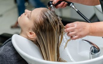 Maquiagem de Qualidade: Elevando a Autoestima e a Confiança