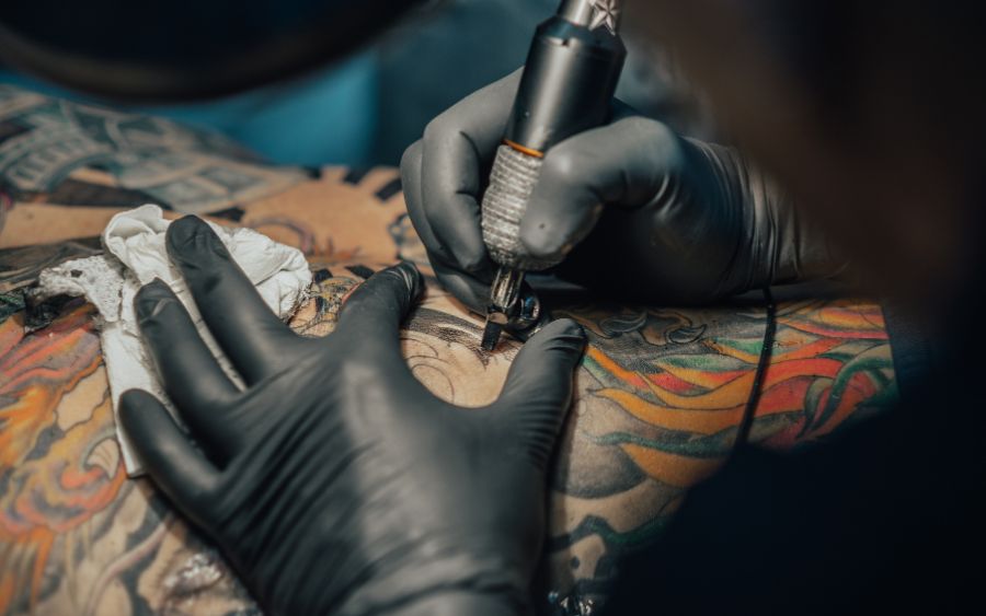 Editorial: Tatuagem é arte e paradoxo, não é para hipócritas
