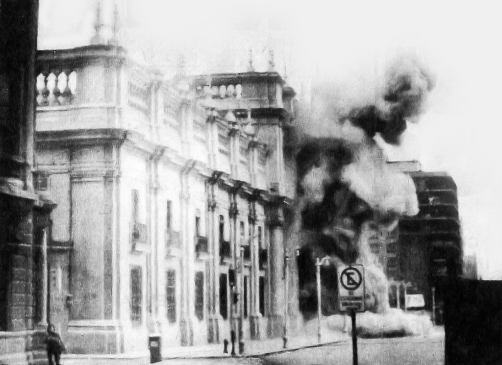 Golpe de 11 de setembro de 1973. Bombardeio de La Moneda (palácio presidencial).