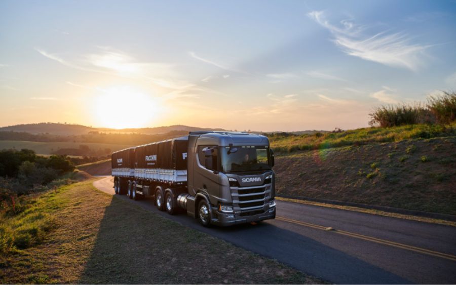 Pelas estradas desse país vasto, meu caminhão e eu somos testemunhas das belezas e desafios do transporte brasileiro.