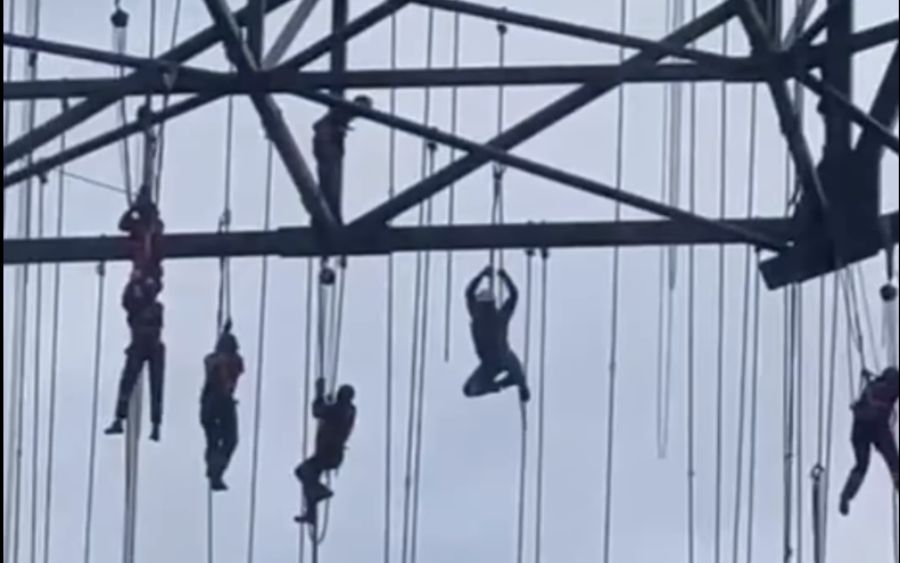 Tragédia na Zona Sul de São Paulo: Um operário perdeu a vida e outros quatro enfrentaram momentos de agonia ao ficarem pendurados após a queda de uma estrutura em um canteiro de obras em Santo Amaro.