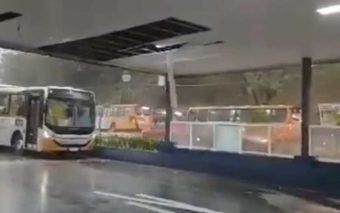 Teto do Terminal Rodoviário de Caieiras Despenca Sobre Usuários