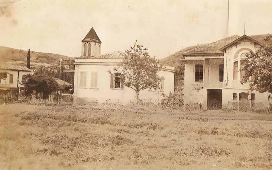 A chegada do imigrante italiano Filoteo Beneducci em 1888, que inicialmente buscava ouro mas se voltou para a extração de pedras, marcou o início da primeira atividade industrial de Franco da Rocha.