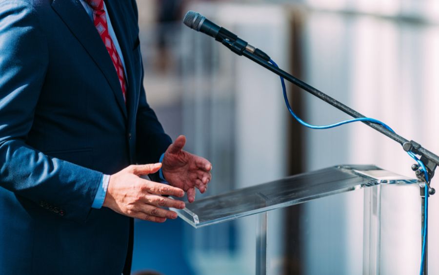 Nas eleições municipais de 2024, escolha líderes comprometidos com o desenvolvimento de sua comunidade e construa um futuro melhor para todos. (Foto: banco de imagens)