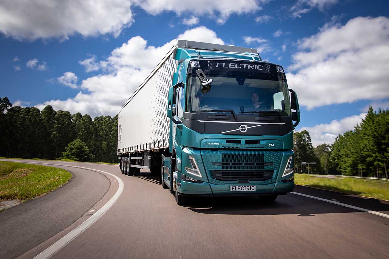 A Volvo concretiza sua estreia no mercado brasileiro de caminhões elétricos de grande porte com um novo acordo