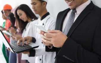 A Era da Inteligência Artificial: Transformando Profissões e Habilidades no Mercado Global