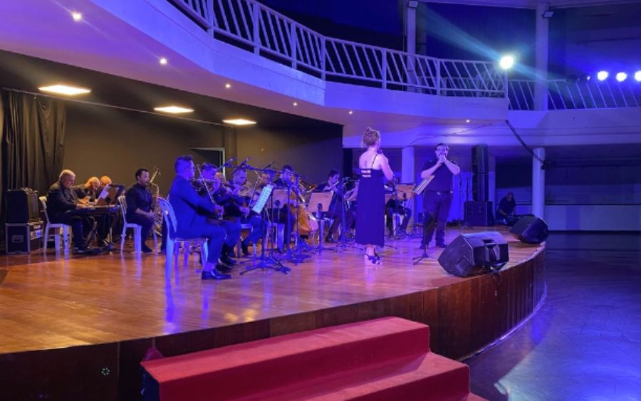 Celebração e Música em Caieiras: Uma Homenagem às Mulheres ao Som da Orquestra Filarmônica