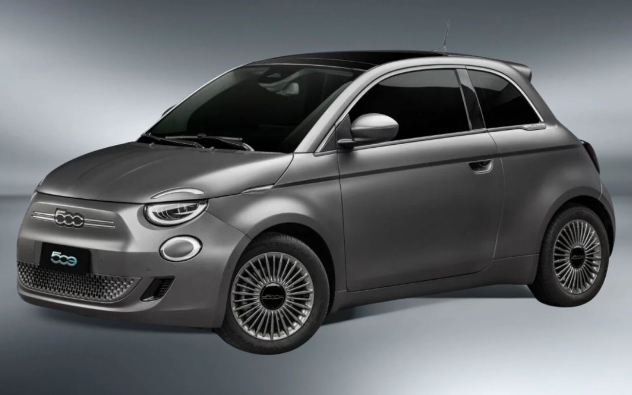 Fiat 500e: Com seu design icônico e performance eco-friendly, o Fiat 500e prova que pequeno é poderoso. (Foto: reprodução)