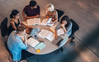 Analfabetismo no Brasil Diminui: Entre Avanços e Desafios Persistentes