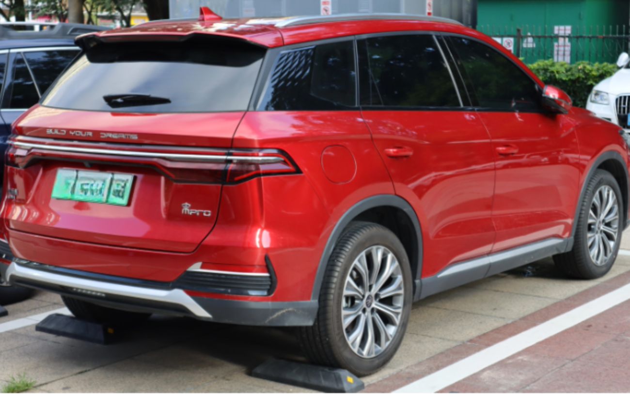 A BYD lança o SUV híbrido plug-in Song Pro no Brasil como uma alternativa mais acessível ao Song Plus. (Foto: Reprodução)