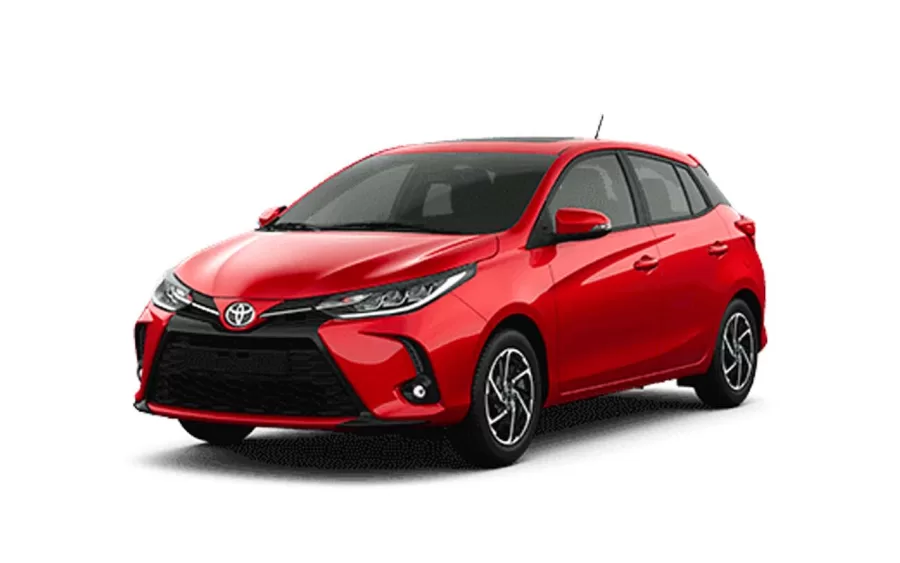 Cada modelo do Yaris vem equipado com um motor 1.5 flex de quatro cilindros, que fornece uma potência de 110 cv e um torque de 14,9 kgfm com álcool, garantindo uma performance robusta para o seu tamanho. 