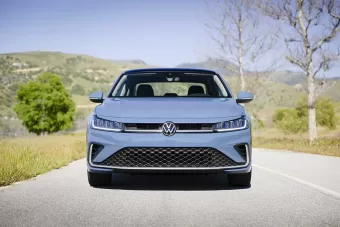 Volkswagen revela visual do novo Jetta GLI 2025