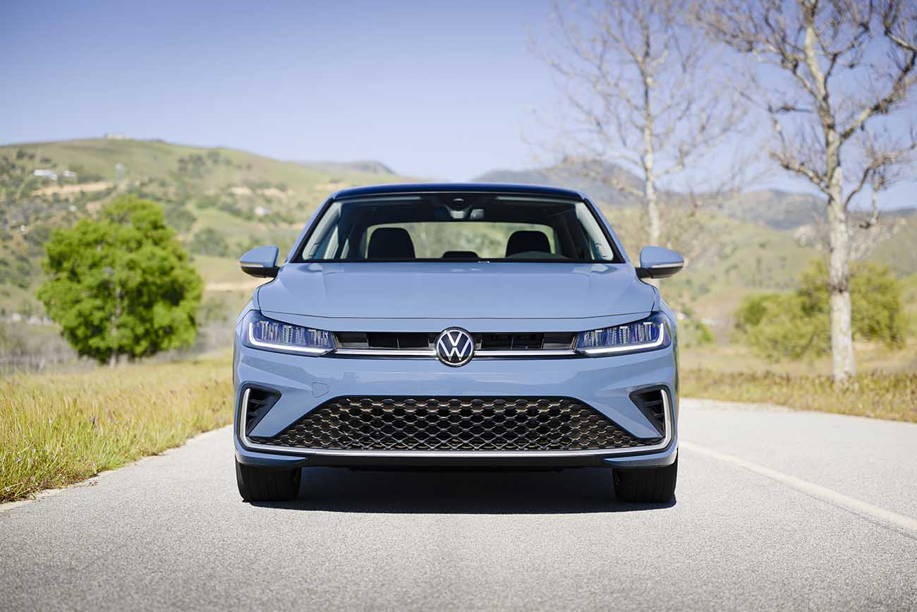 Volkswagen revela visual do novo Jetta GLI 2025