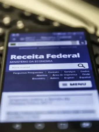 IRPF 2026: Receita Federal cria cashback do IR e libera Pix até julho