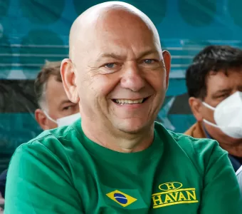 Luciano Hang é sentenciado à prisão pela Justiça do RS por insultar arquiteto com o termo ‘esquerdopata’
