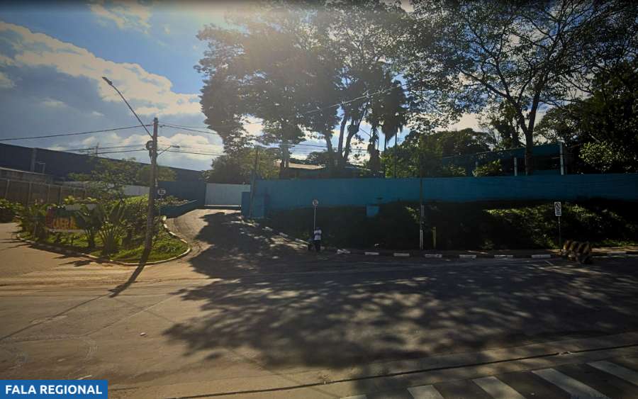 Um incidente de segurança na escola E.E. Otto Weiszflog em Caieiras destacou falhas graves nas medidas de proteção, permitindo que um intruso desconhecido acessasse o campus escolar sem ser detectado imediatamente.




<blockquote><figcaption id=