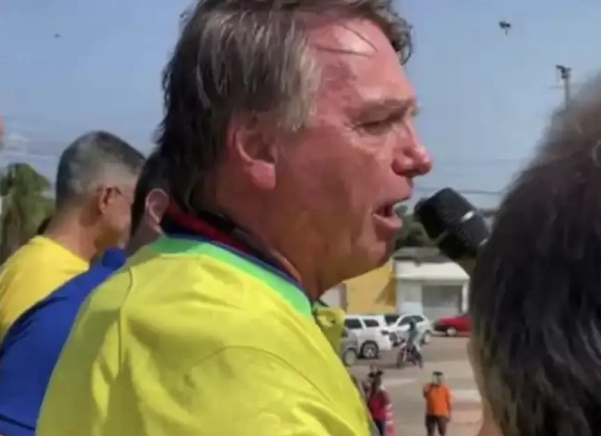 Bolsonaro interrompe discurso no RN após ataque de abelhas durante evento