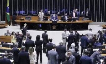 Câmara Aprova Uso de Dinheiro Esquecido em Bancos pelo Governo Após 30 Dias; Medida Depende de Sanção ou Veto