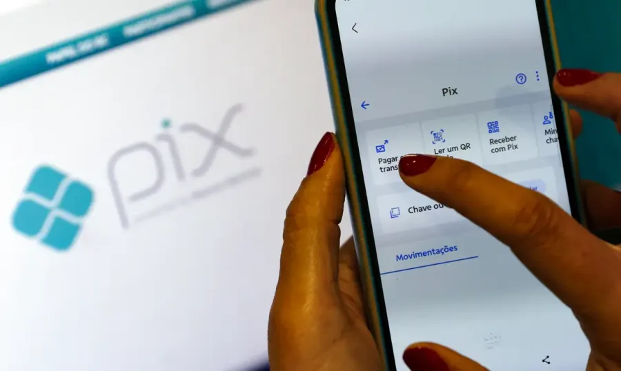 PIX por aproximação começa a funcionar: entenda como pagar sem QR Code e quais bancos disponibilizam