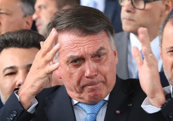 Bolsonaro é alvo de operação da PF, usa tornozeleira e sofre restrições impostas pelo STF