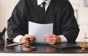 Caieiras emperra Justiça com irregularidades em cargos, impostos e violações constitucionais