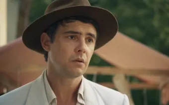 Resumo semanal da novela Êta Mundo Melhor! de (11 a 16): Zulma envenena café, Dita é pedida em casamento e Candinho descobre armação