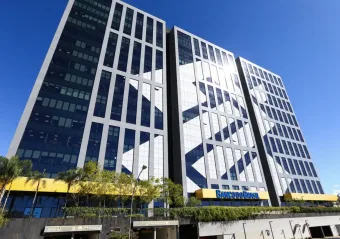 Denúncia de Eduardo Bolsonaro aos EUA derruba ações do Banco do Brasil em mais de 7%