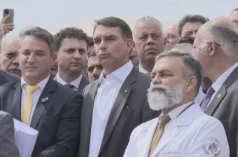 Preso em casa e cercado por aliados revoltados, Bolsonaro vira pivô de caos no Congresso