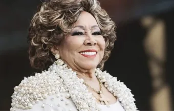 Macumba de Alcione “funciona” e vira símbolo cultural após prisão de Bolsonaro e crise com Trump