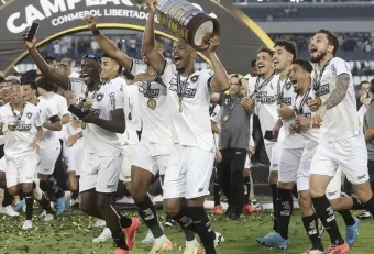 Botafogo vira o jogo da história e é indicado a melhor clube do mundo na Bola de Ouro 2025