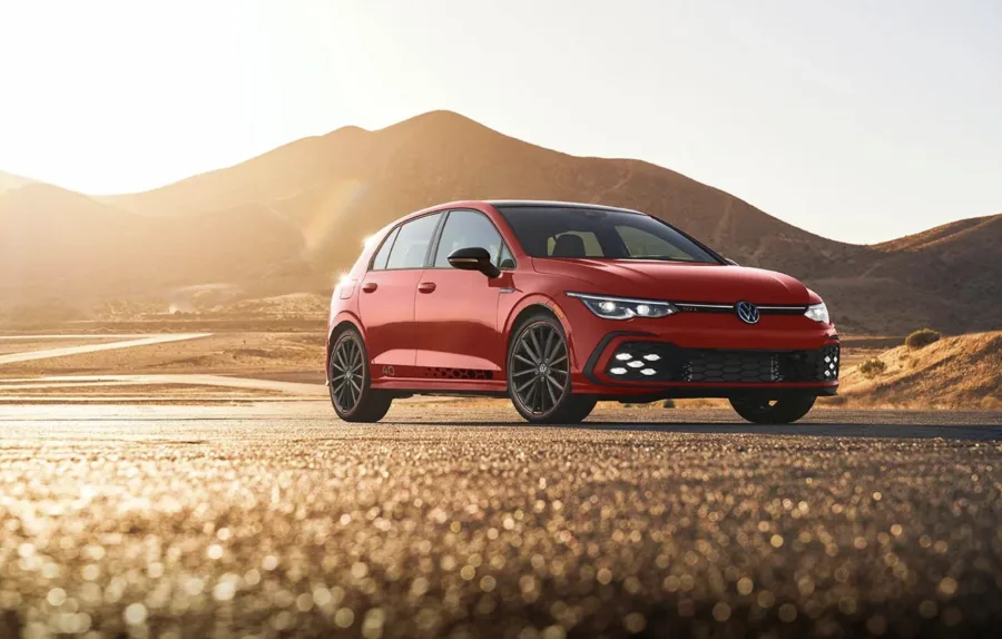 Golf GTI 2025 retorna ao Brasil com 265 cv e estreia em Barretos.