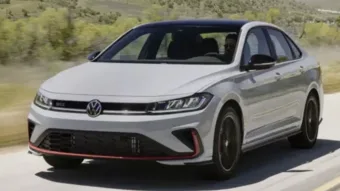 Volkswagen Golf GTI 2025 e Jetta GLI 2025 chegam ao Brasil com estreia na Festa de Barretos