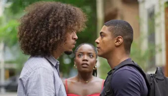 Ryan brilha na batalha de rimas, mas é interrompido por Marlon e clima esquenta em Dona de Mim