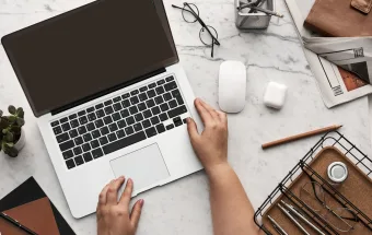 Justiça obriga Apple a indenizar brasileiro por tela trincada de MacBook Pro após 3 anos de disputa