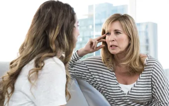 Mães encontram alívio e força no encontro online S.O.S – Surta ou Solta