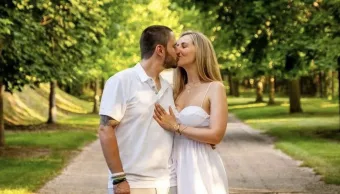 Filho de Michael Jackson anuncia noivado com Molly após 8 anos juntos