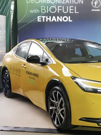 Prius híbrido plug-in flex chega com foco na mobilidade limpa no Brasil