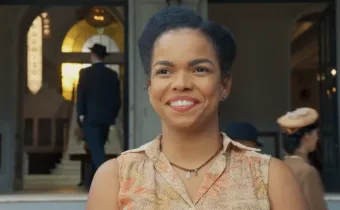 Novela Êta Mundo Melhor!: Demissão virou promoção – Dita volta à rádio com salário maior e moral elevada